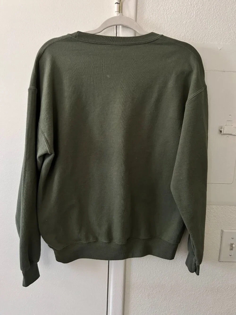 Embroidered Fishing Sweatshirt | Olive Green | Women's Medium